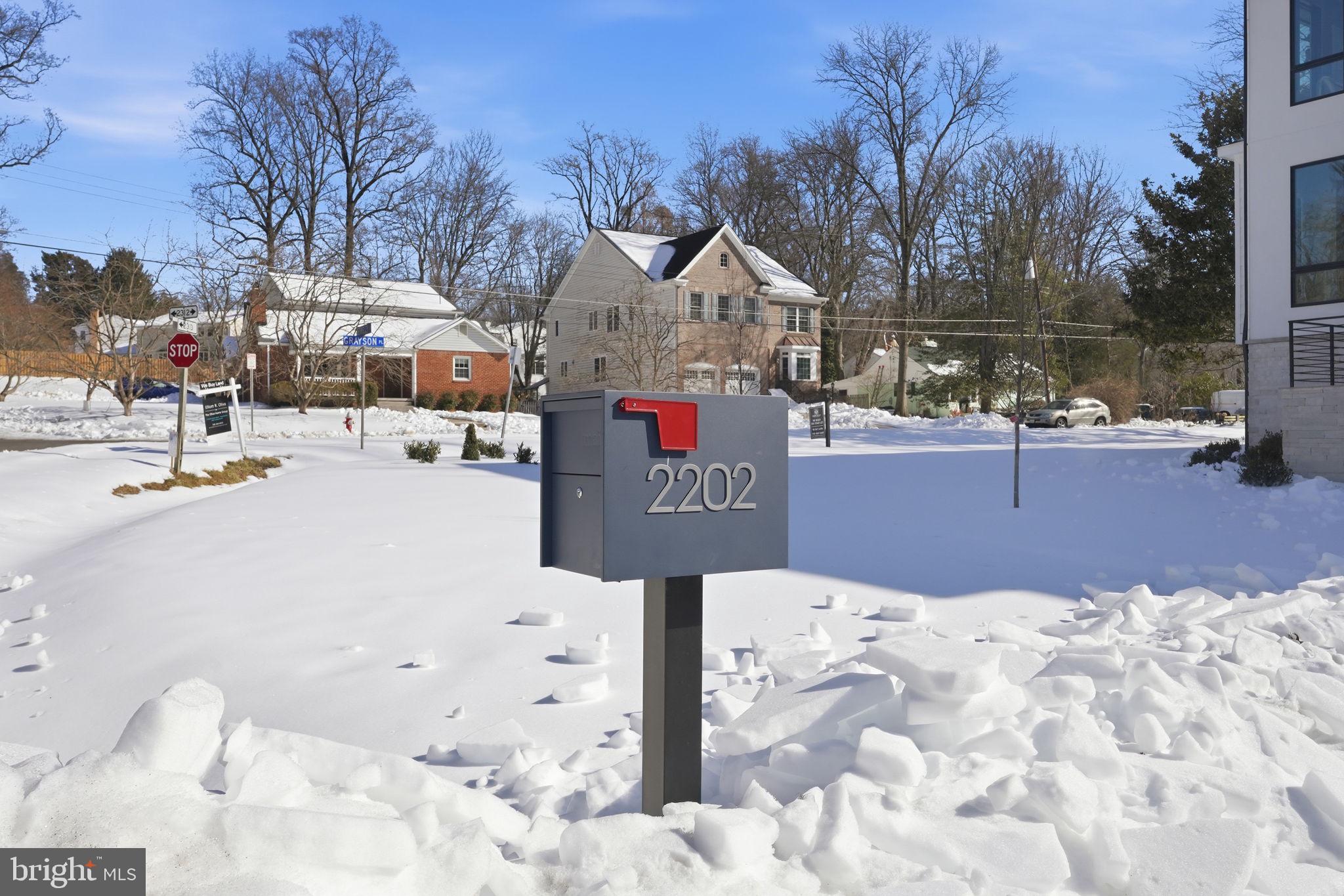 WESTHAMPTON - Residential