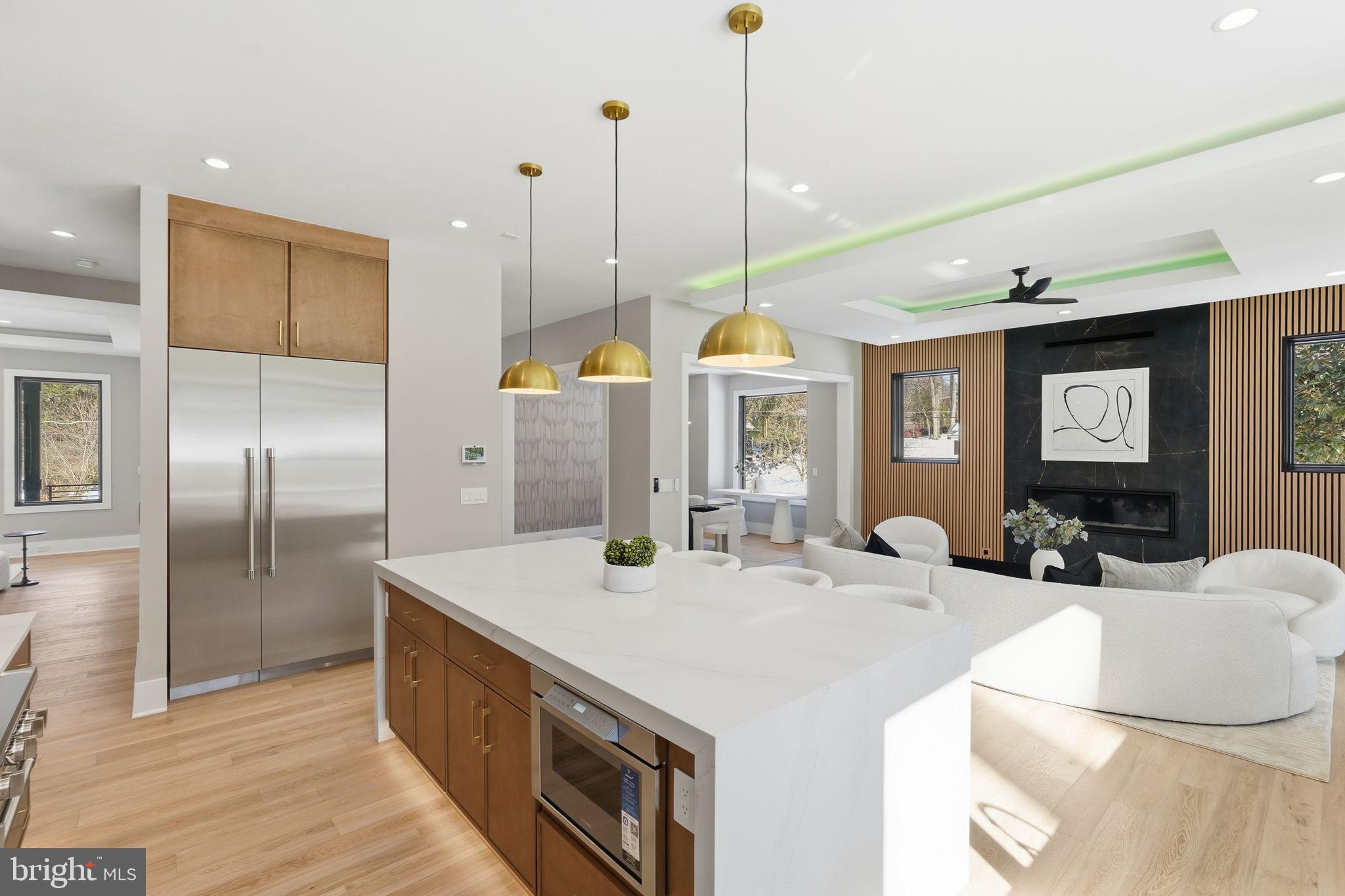 WESTHAMPTON - Residential