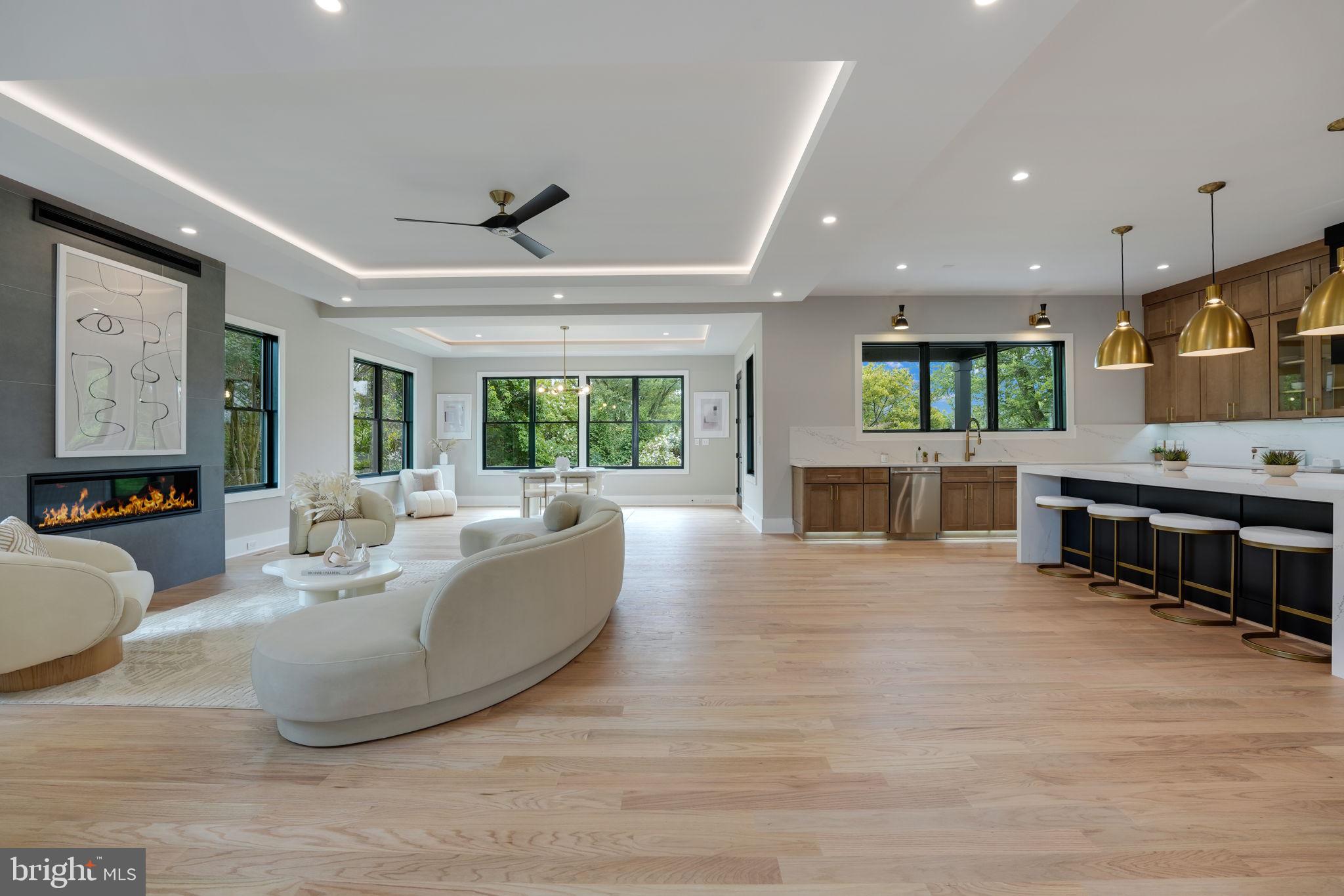 WESTHAMPTON - Residential