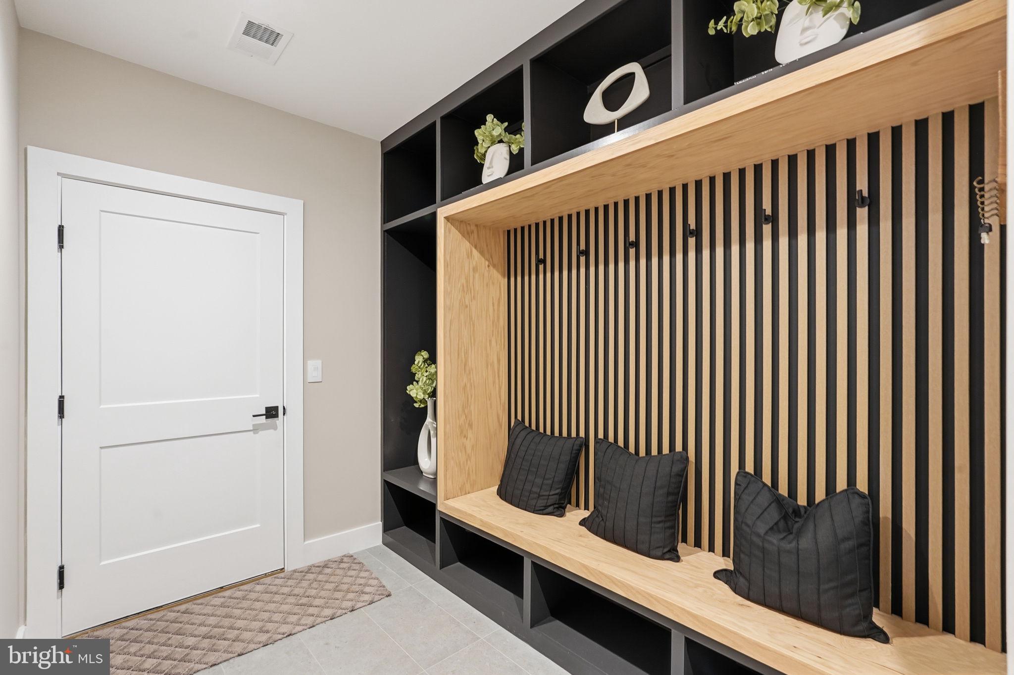 WESTHAMPTON - Residential