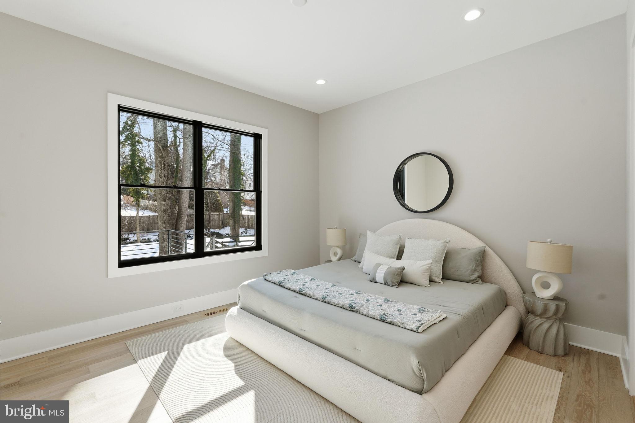 WESTHAMPTON - Residential