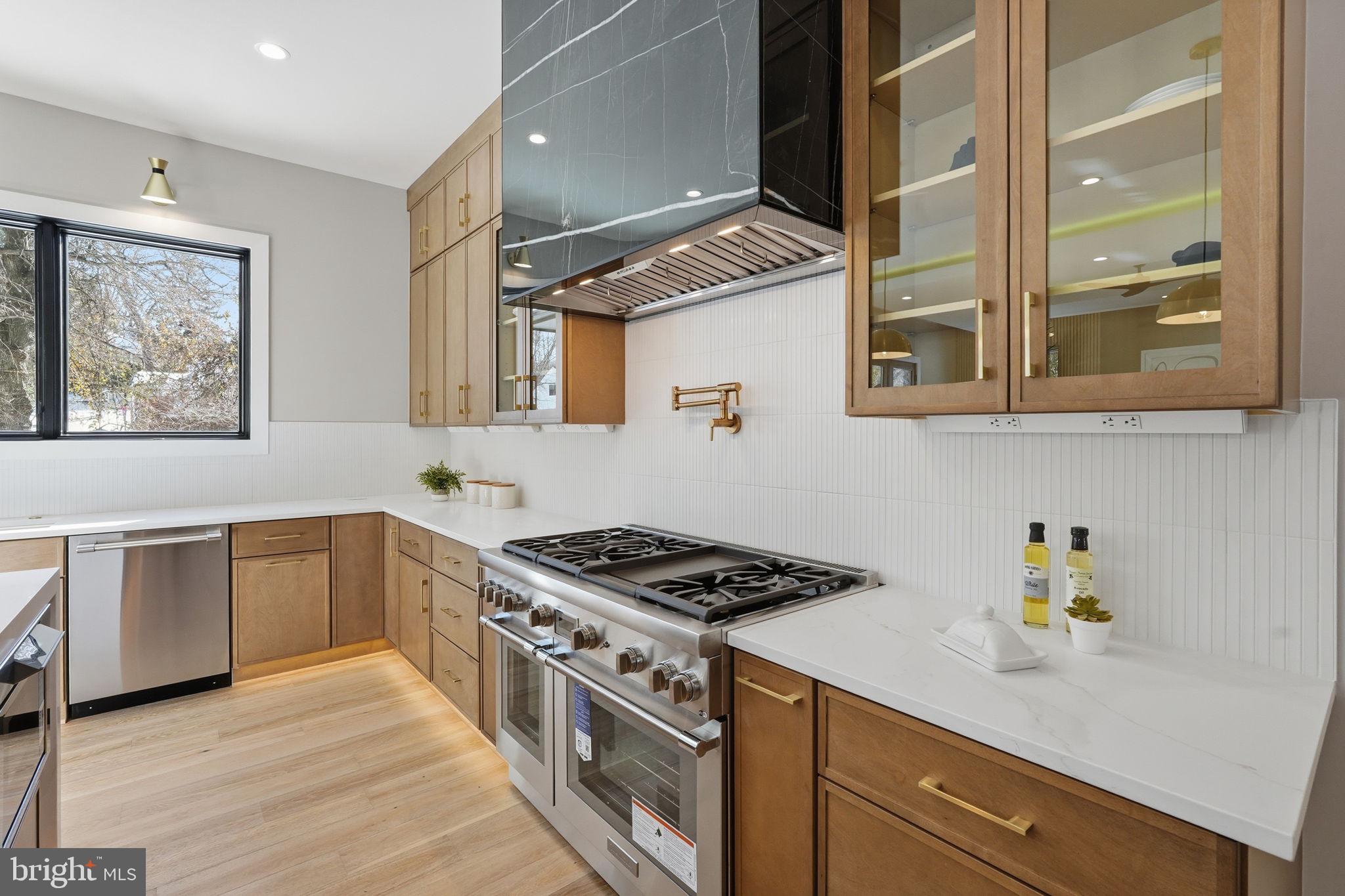 WESTHAMPTON - Residential