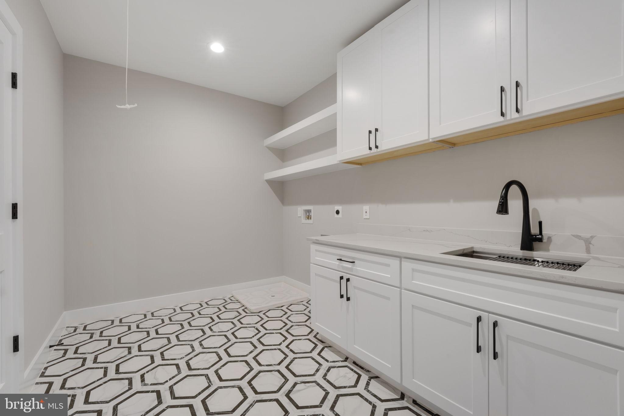 WESTHAMPTON - Residential