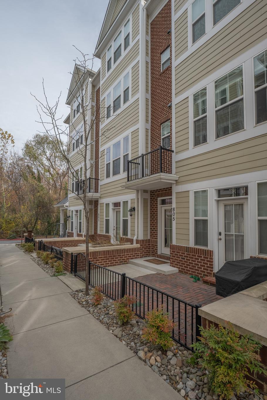 ANNAPOLIS TOWNES AT NEAL FARM - Residential Lease