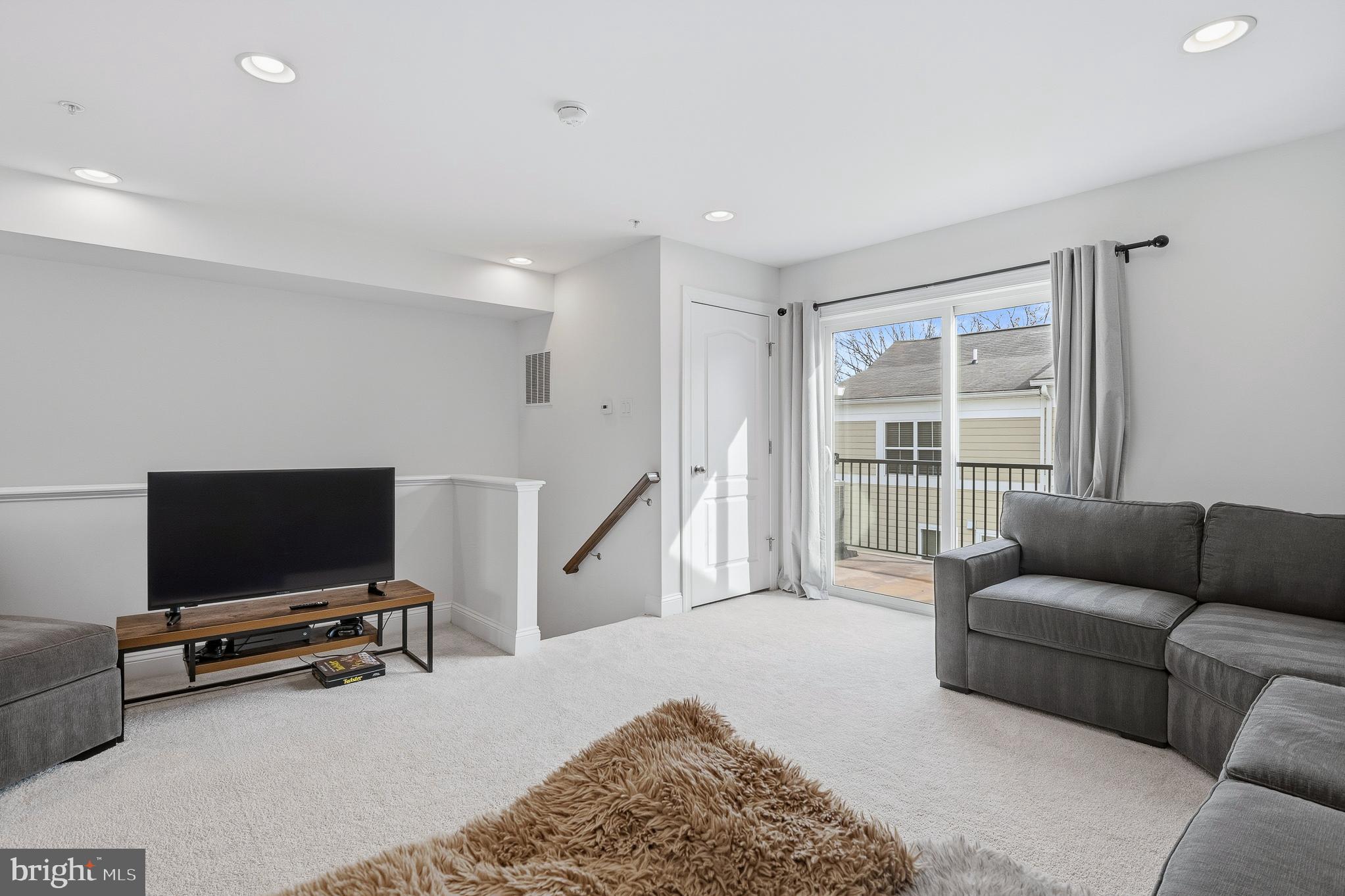 ANNAPOLIS TOWNES AT NEAL FARM - Residential Lease