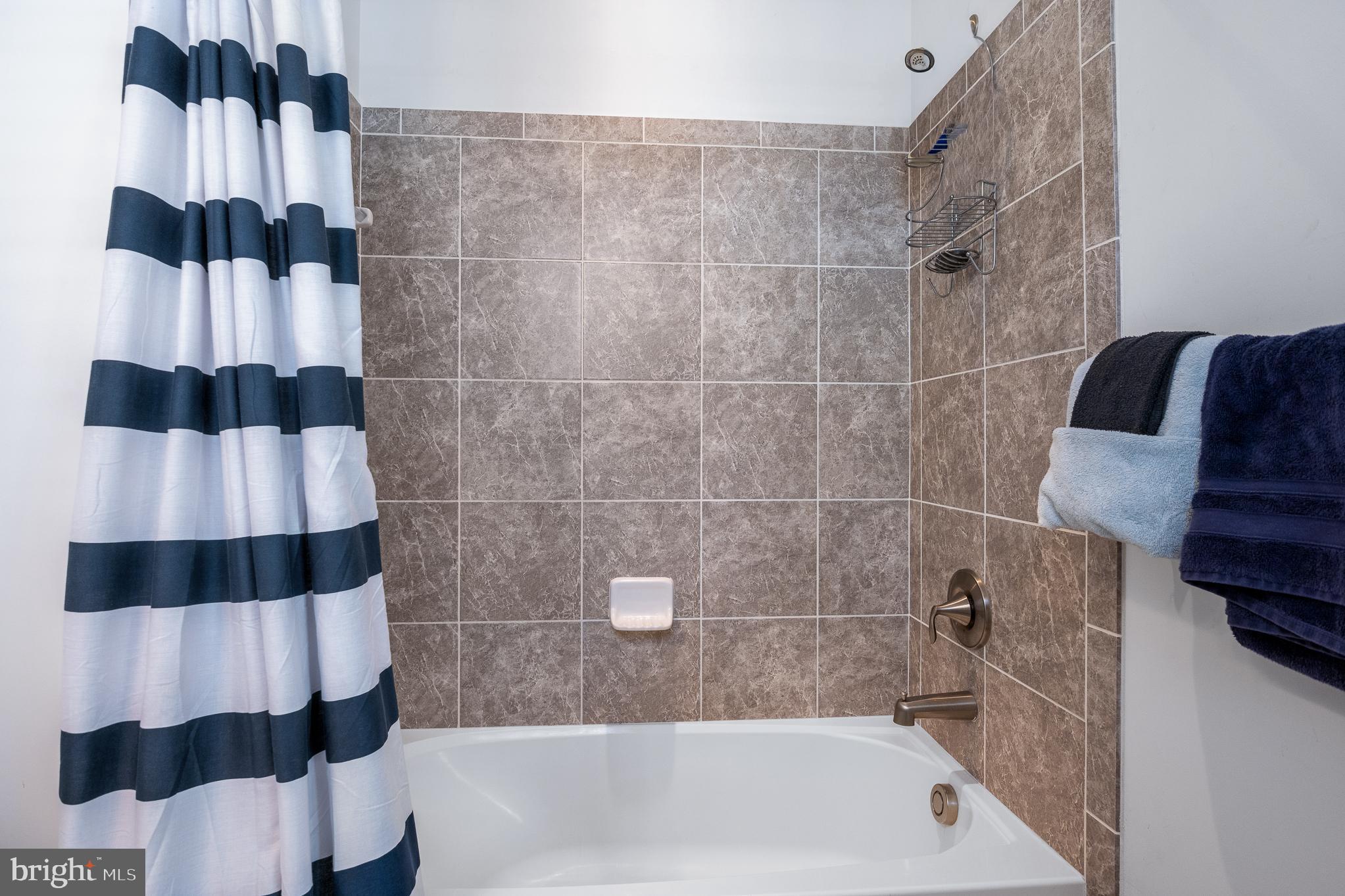 ANNAPOLIS TOWNES AT NEAL FARM - Residential Lease