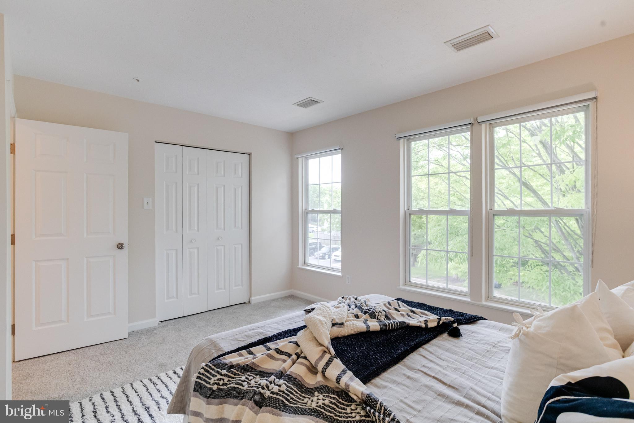 VILLAGE OF PAWNEE - Residential