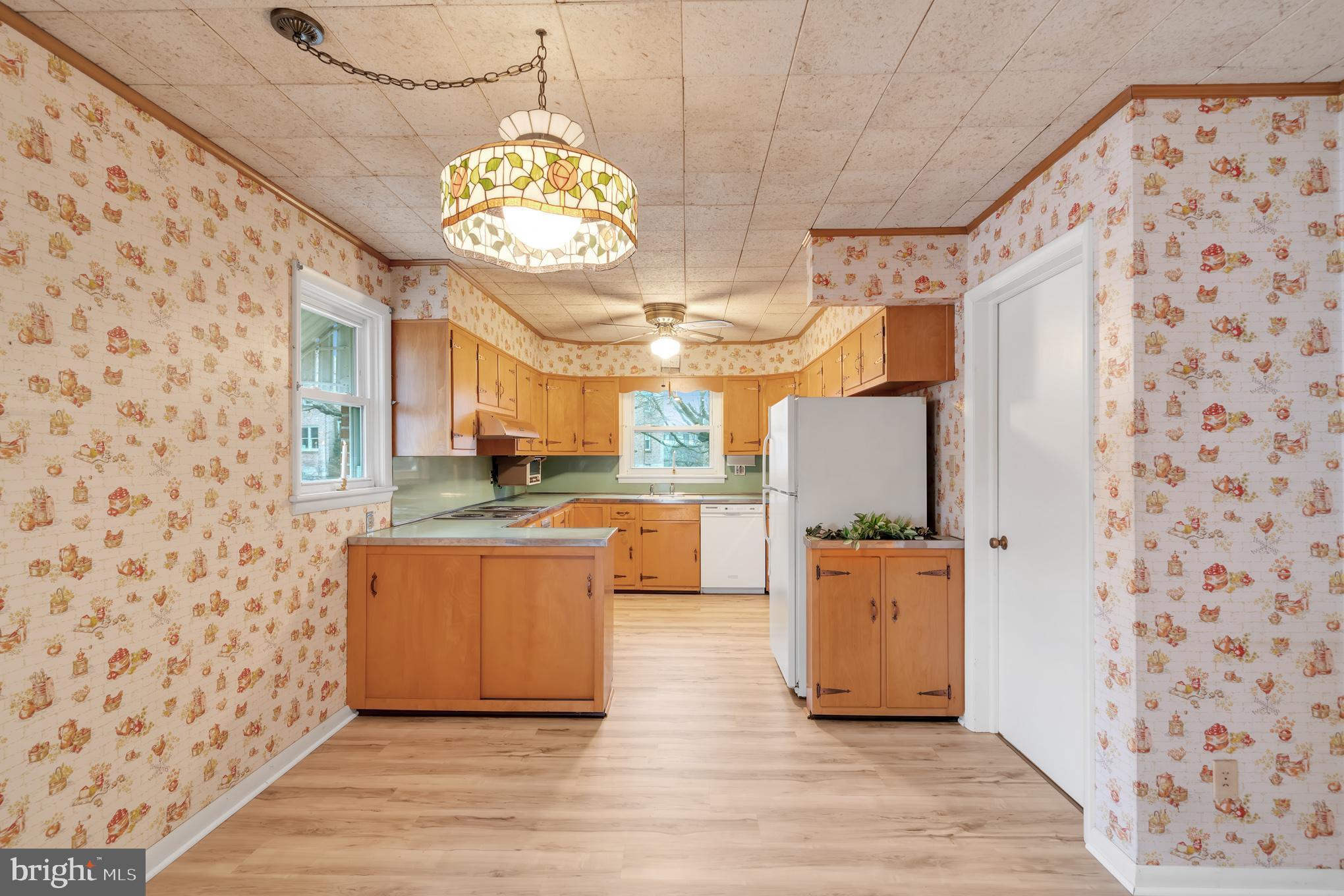 HILLCREST - Residential