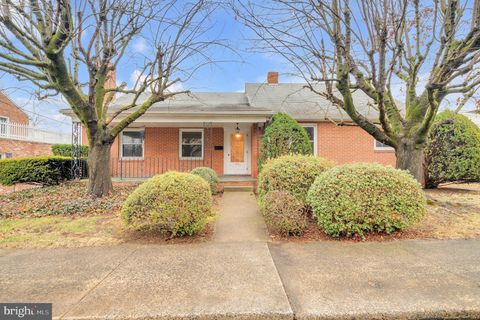 Photo of 542 Hillcrest Place, GETTYSBURG, PA 17325 (MLS # PAAD2022234)