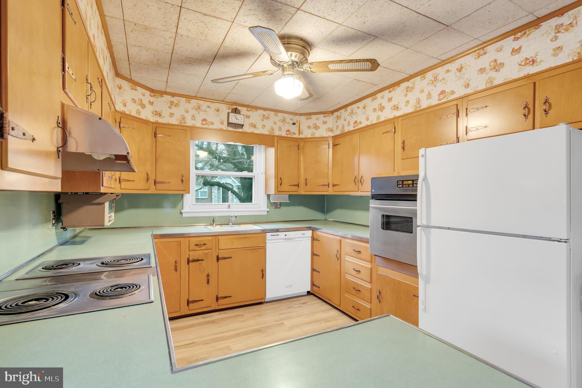 HILLCREST - Residential