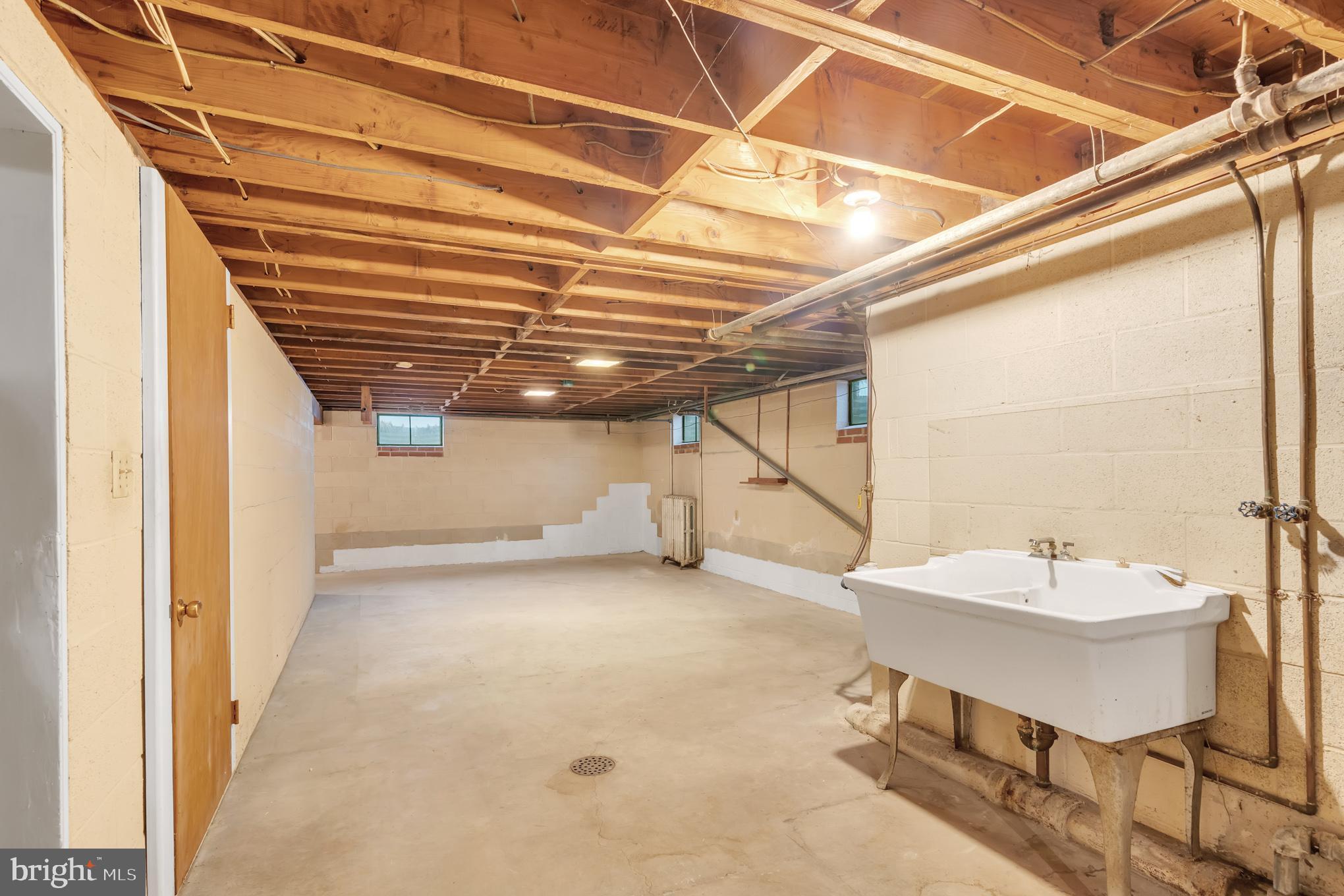 HILLCREST - Residential