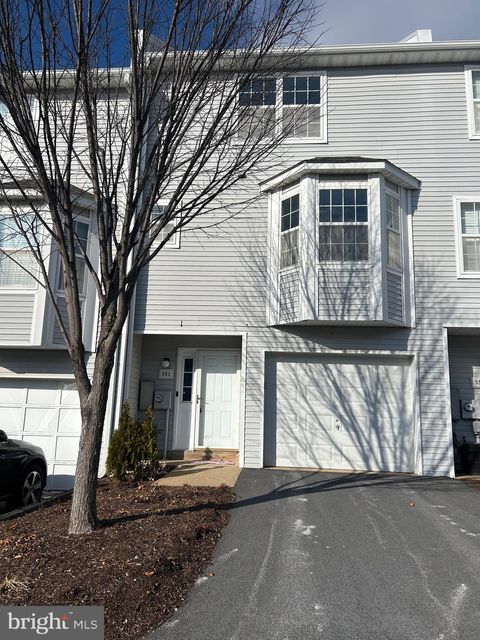 Townhouse For Sale - 351 Huntington Court #15<br/> WEST CHESTER, PA 19380