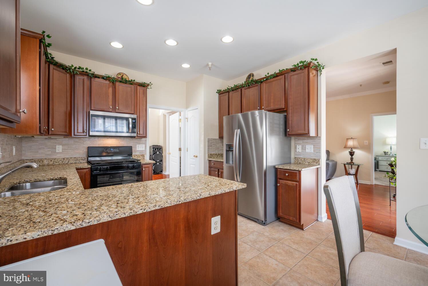 THE RESERVE CONDOMINIUMS - Residential