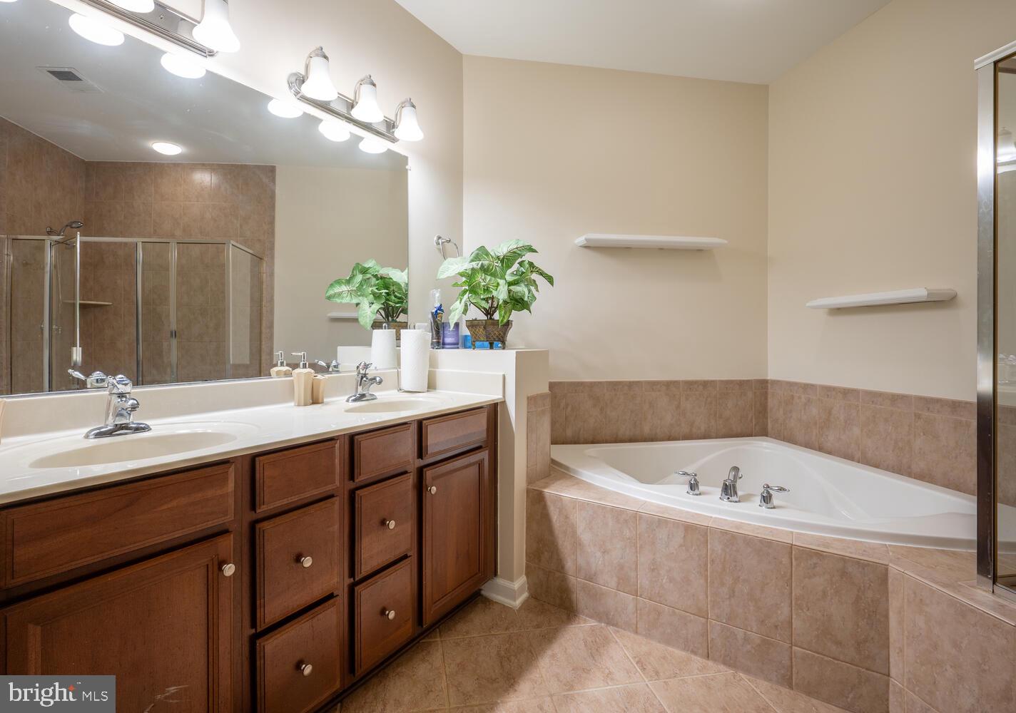 THE RESERVE CONDOMINIUMS - Residential