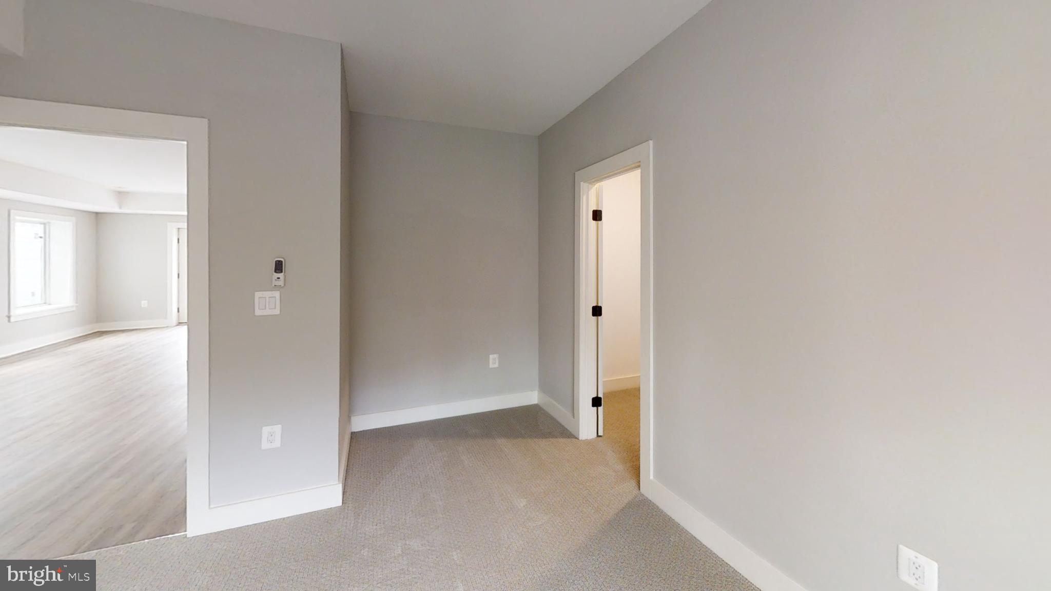 VIENNA WOODS - Residential