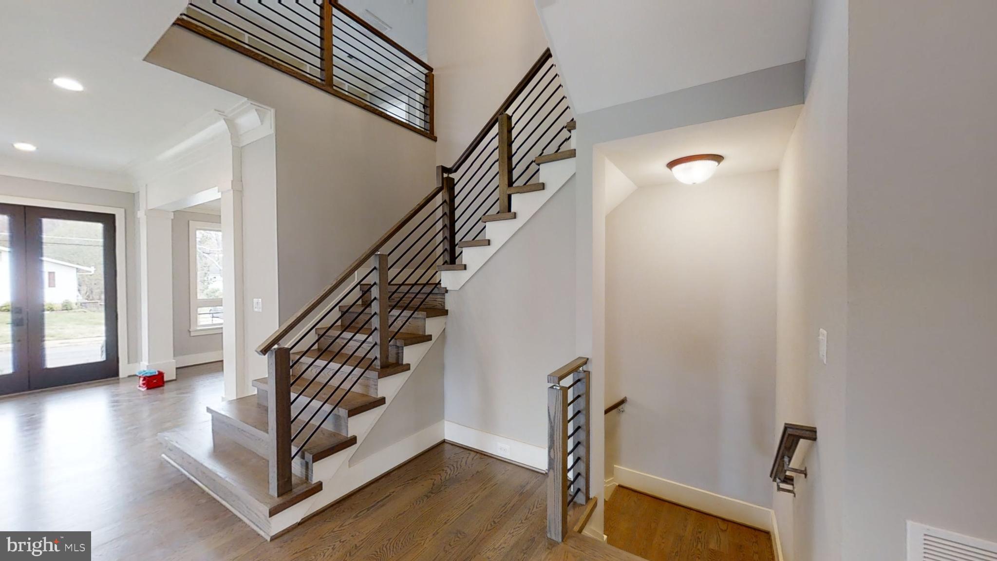 VIENNA WOODS - Residential