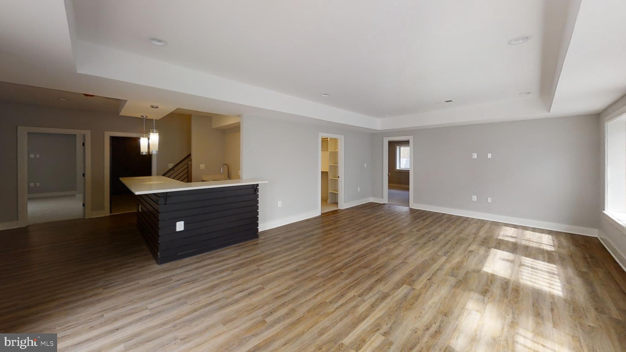 VIENNA WOODS - Residential