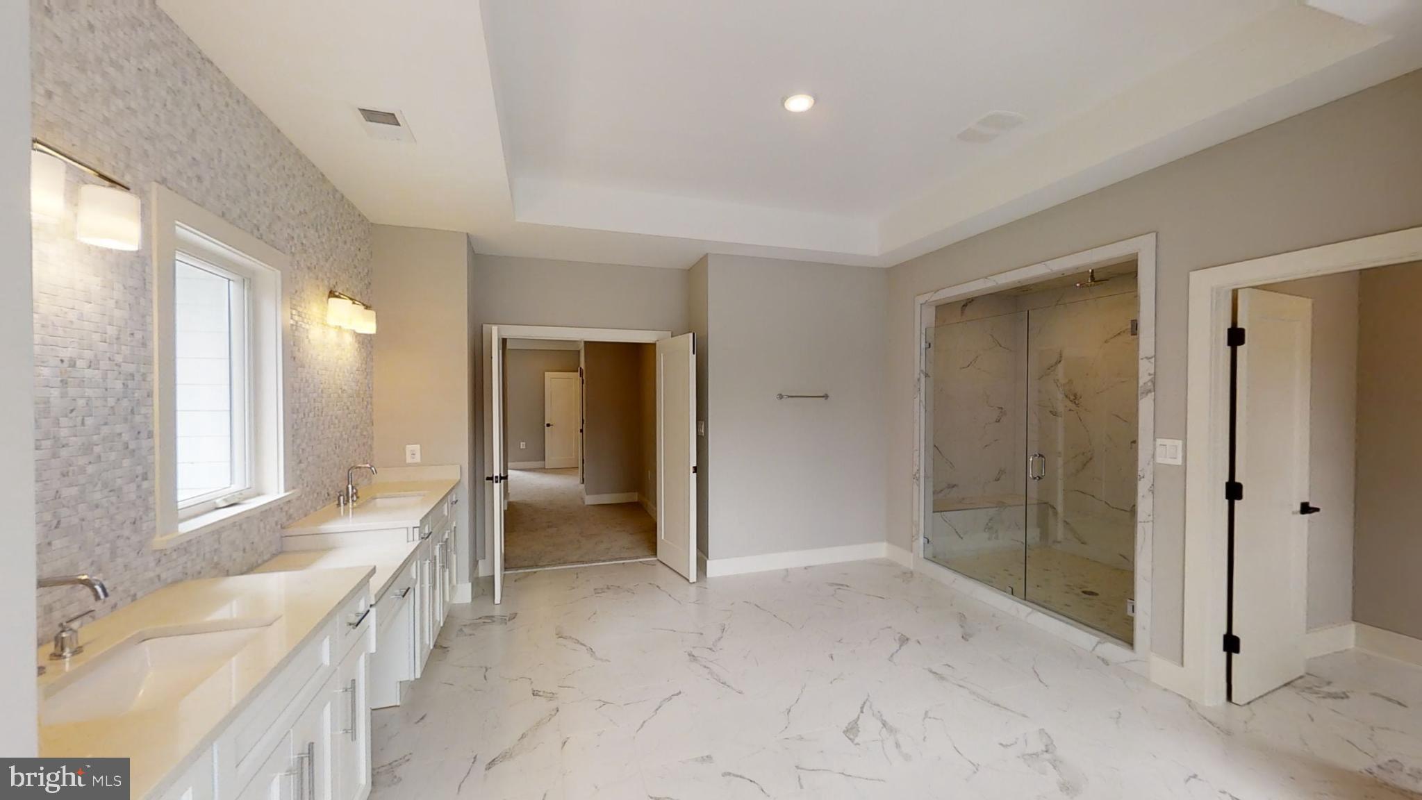 VIENNA WOODS - Residential