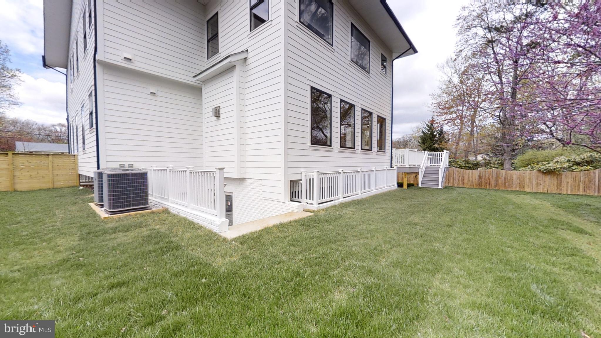 VIENNA WOODS - Residential