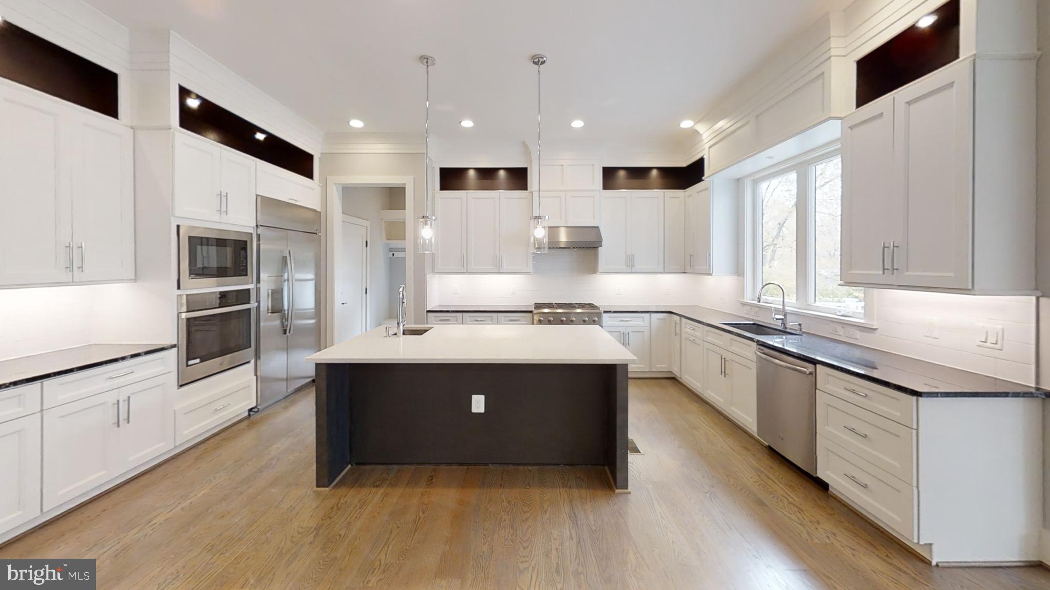 VIENNA WOODS - Residential