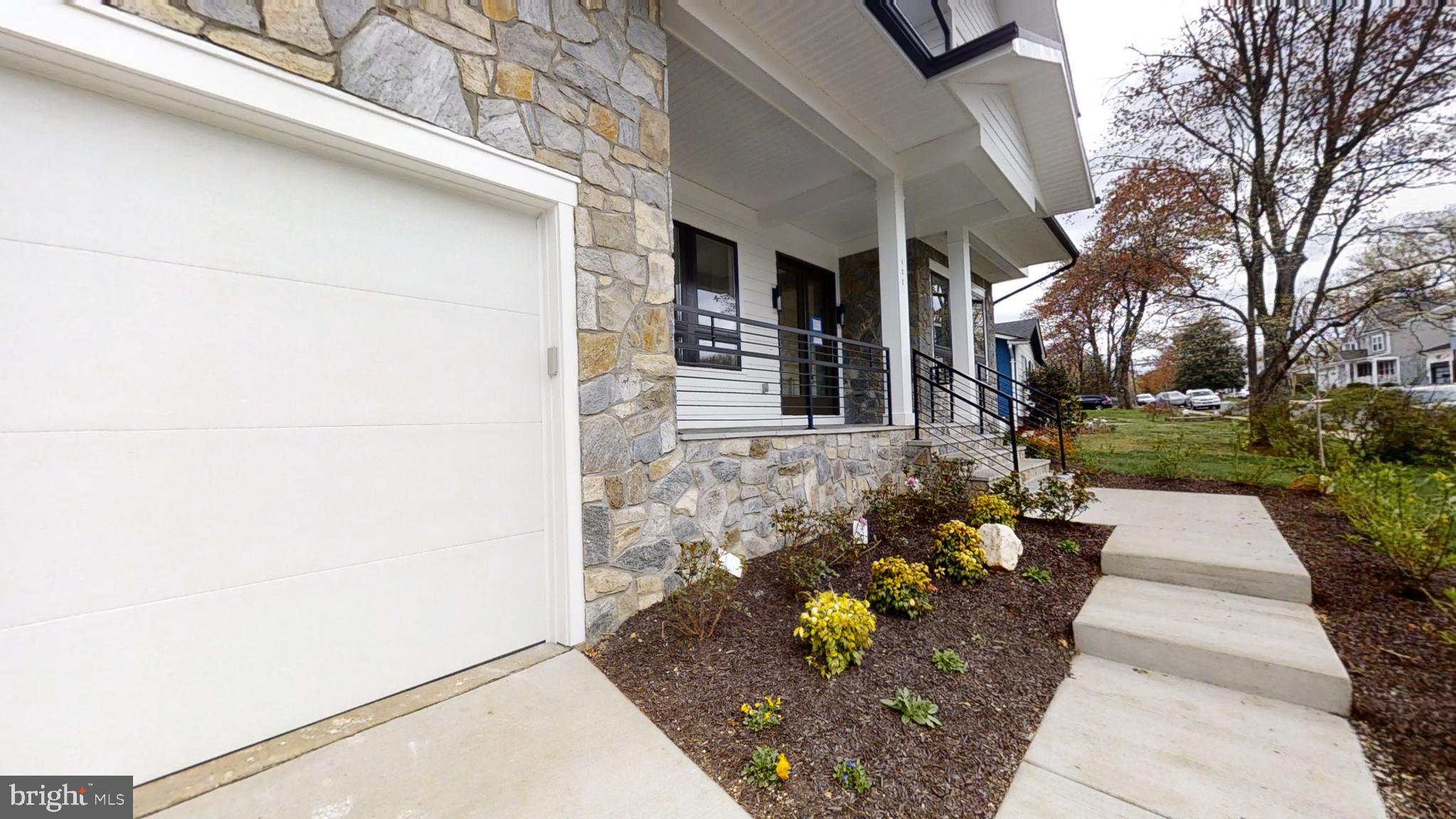 VIENNA WOODS - Residential