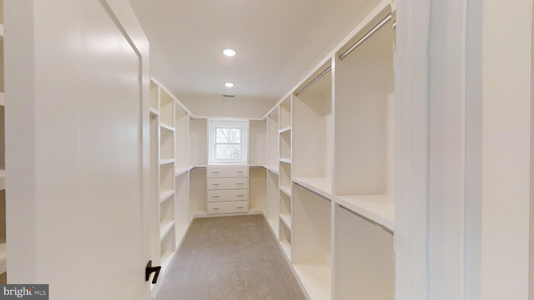 VIENNA WOODS - Residential