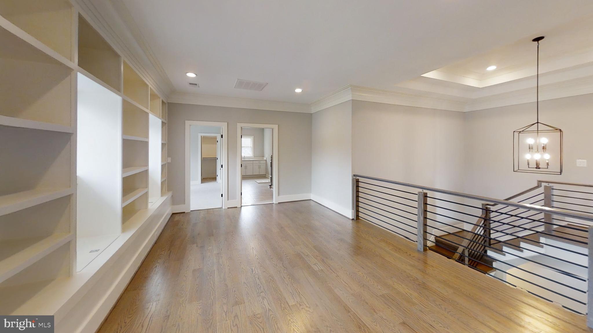 VIENNA WOODS - Residential