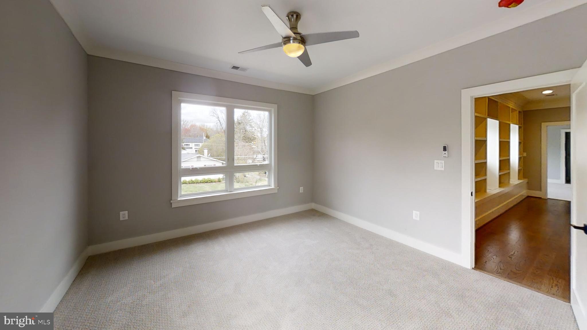 VIENNA WOODS - Residential