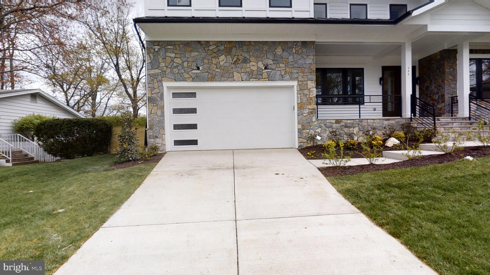 VIENNA WOODS - Residential