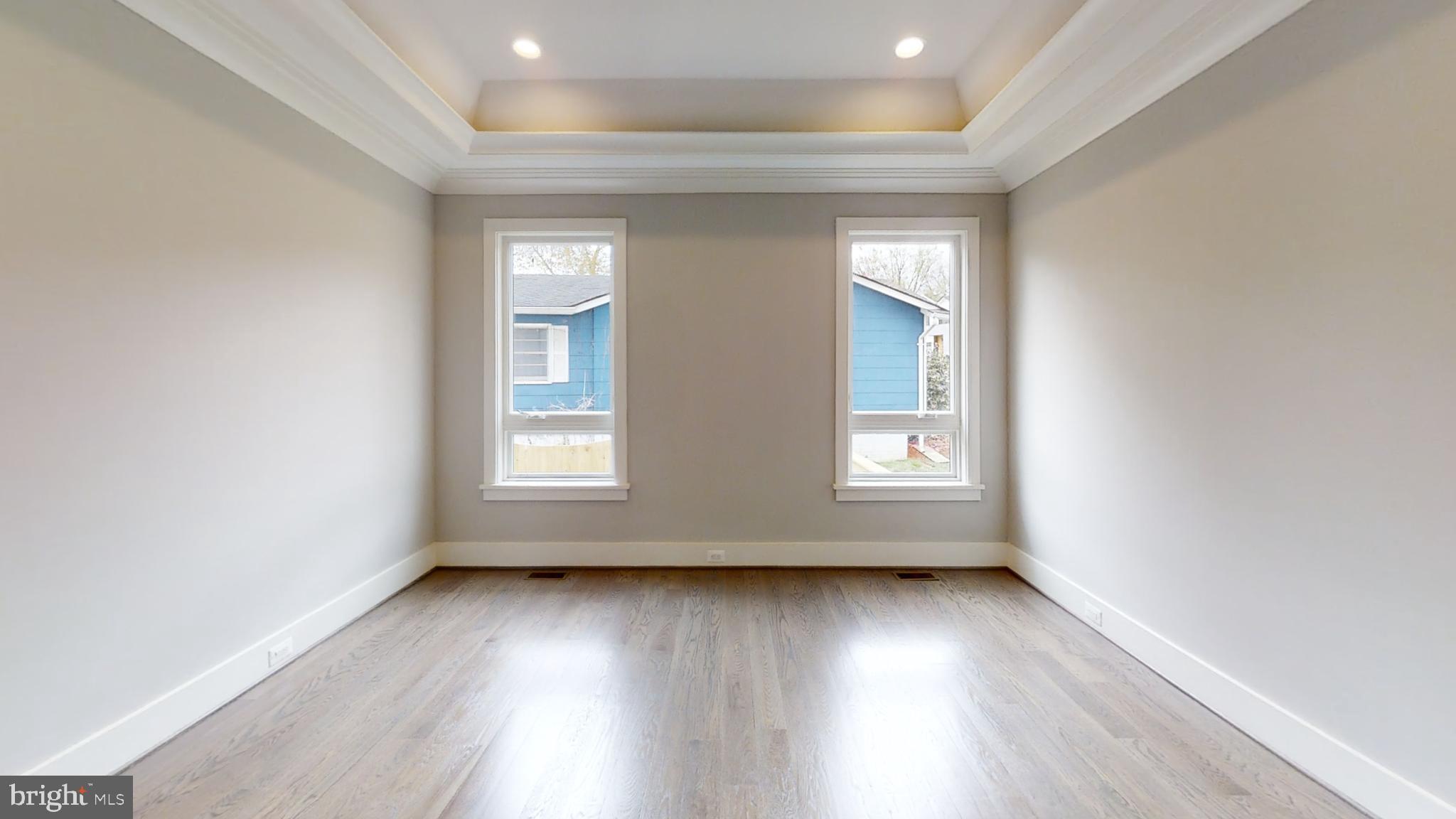 VIENNA WOODS - Residential