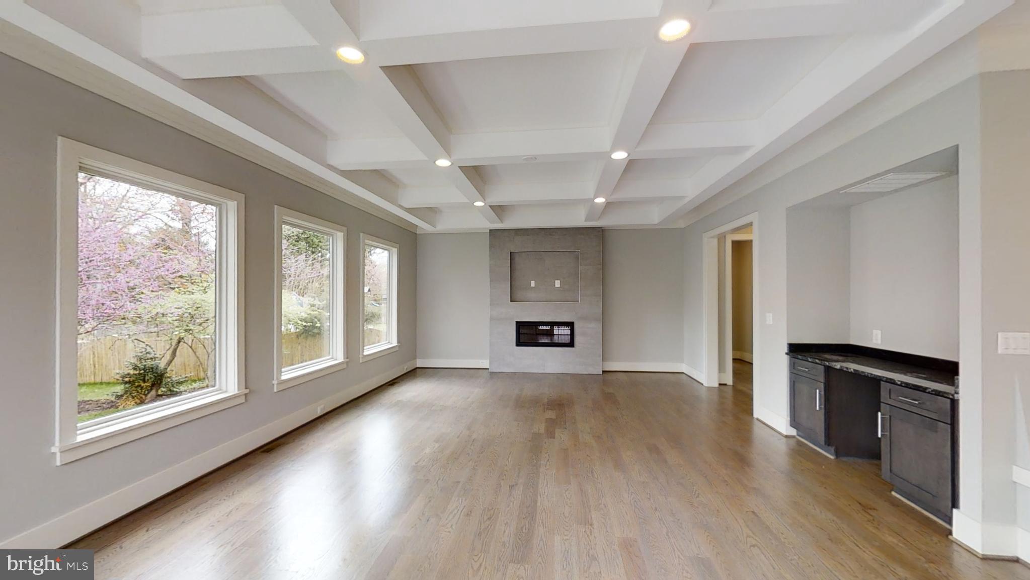 VIENNA WOODS - Residential