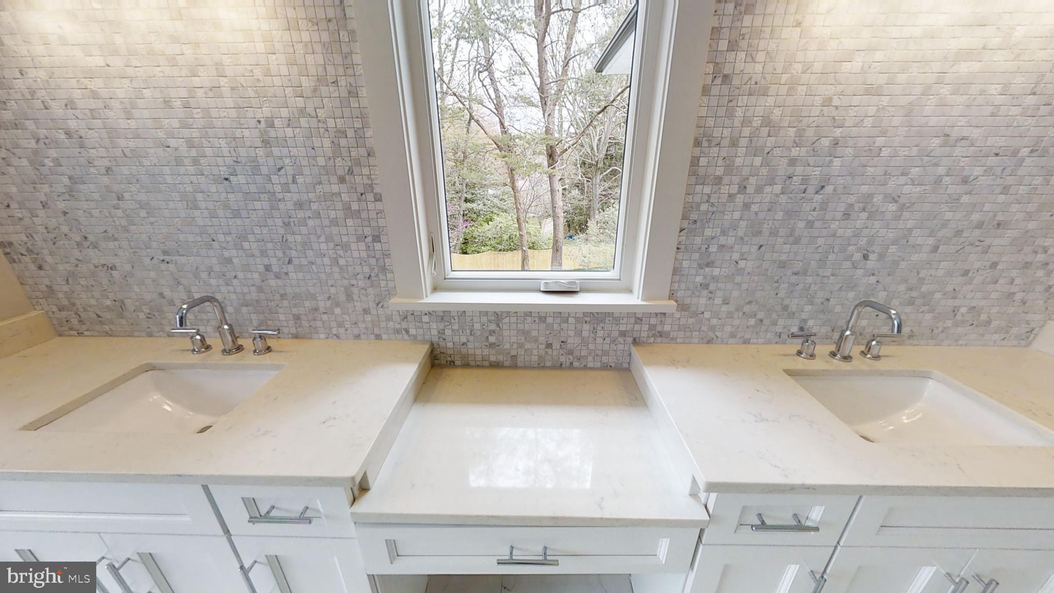 VIENNA WOODS - Residential