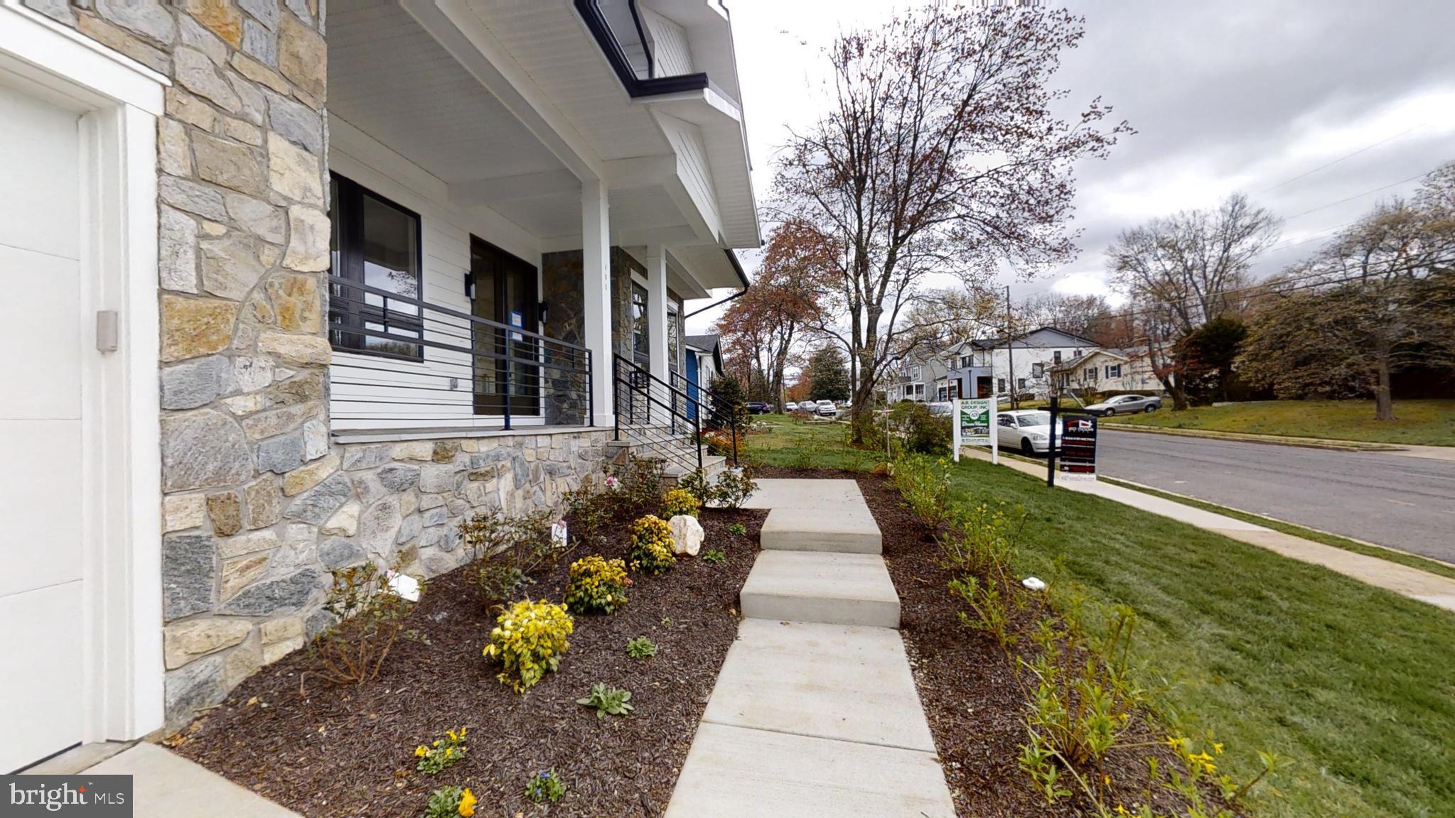 VIENNA WOODS - Residential