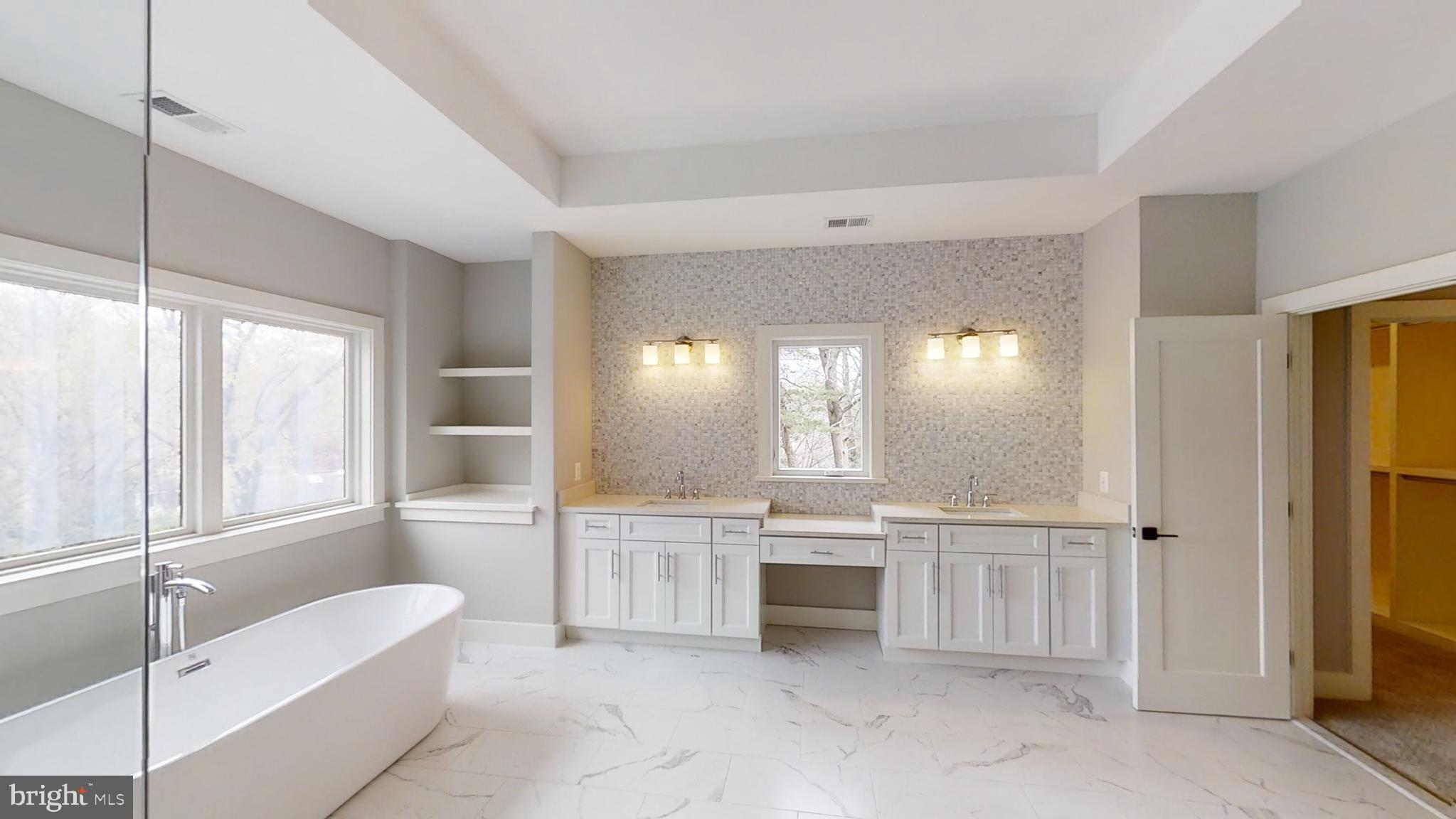 VIENNA WOODS - Residential