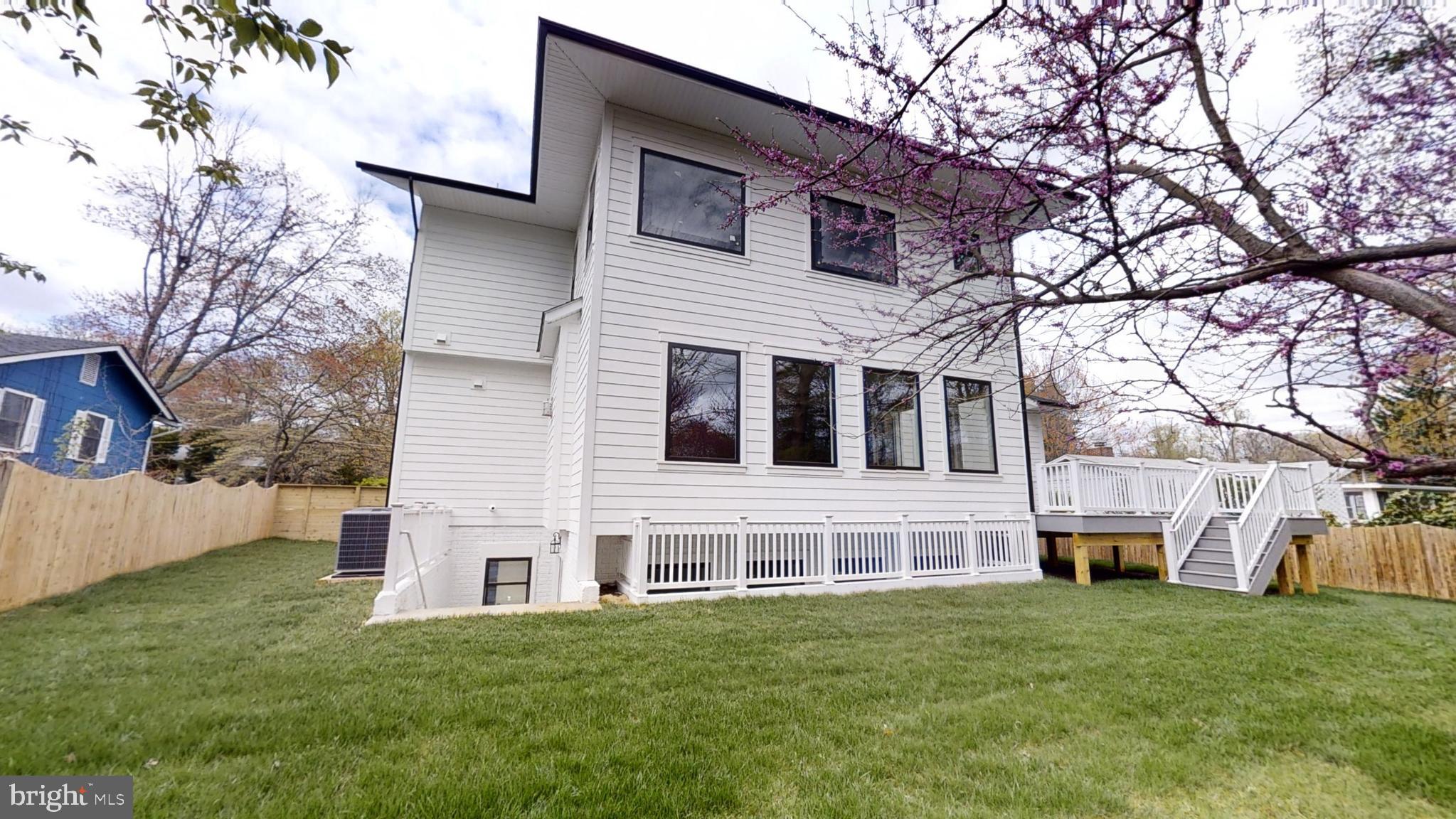 VIENNA WOODS - Residential