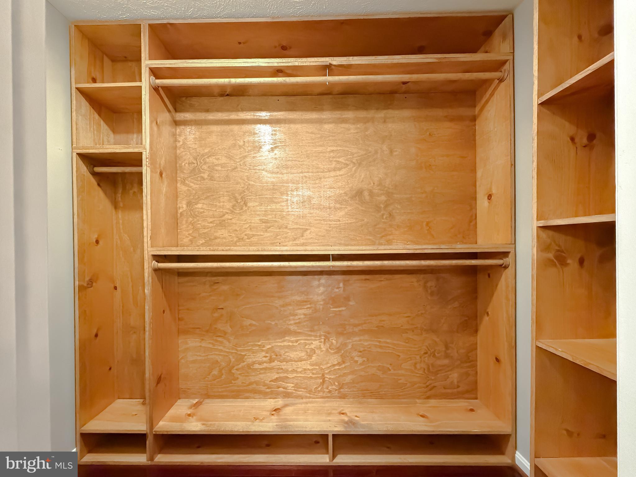 SUMMERWOOD - Residential