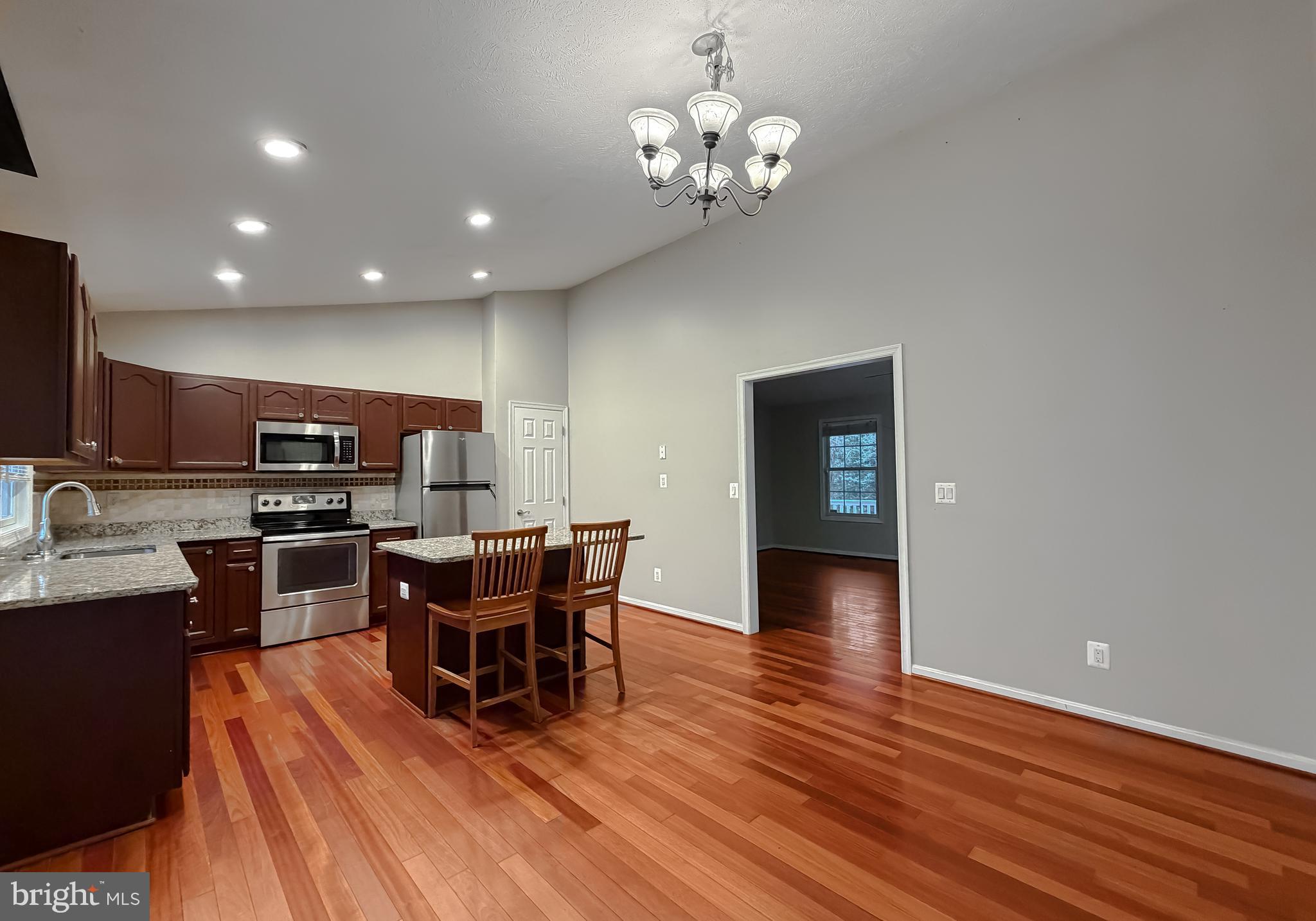 SUMMERWOOD - Residential