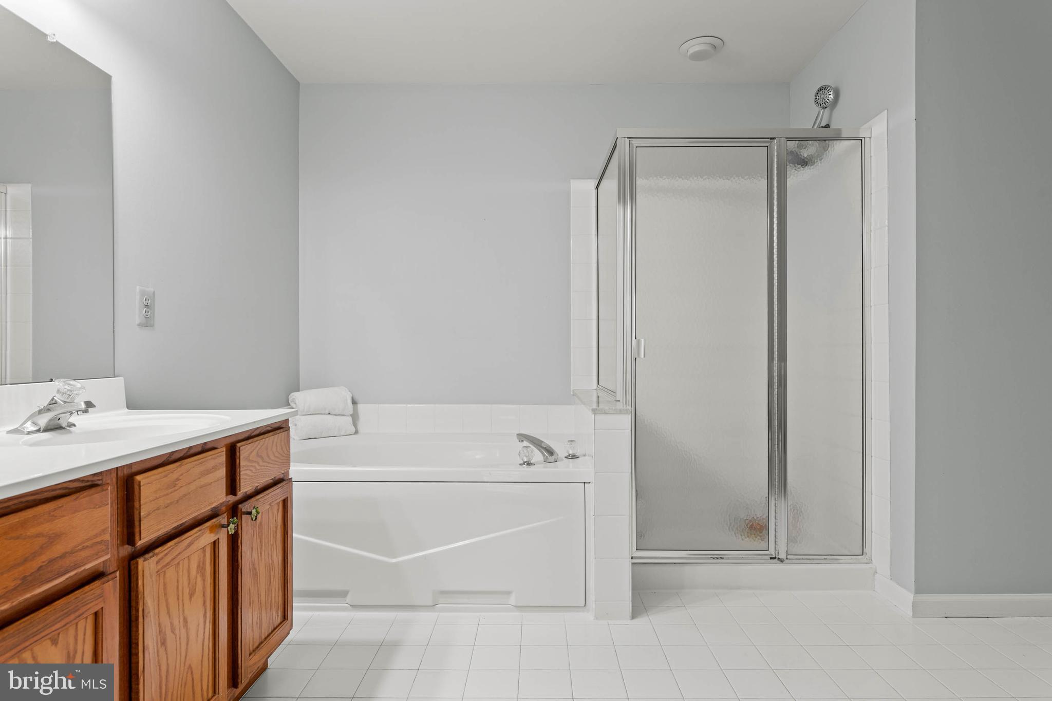 CHARLESTOWN OAKS - Residential