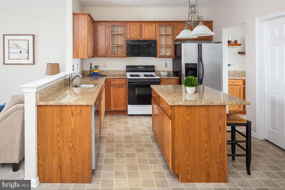 CHARLESTOWN OAKS - Residential