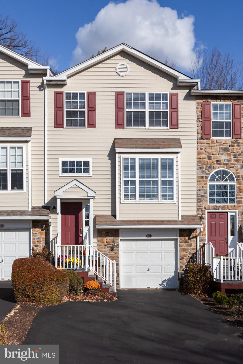 CHARLESTOWN OAKS - Residential