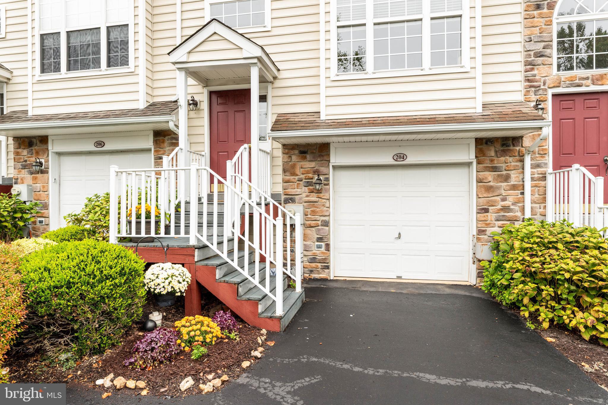 CHARLESTOWN OAKS - Residential