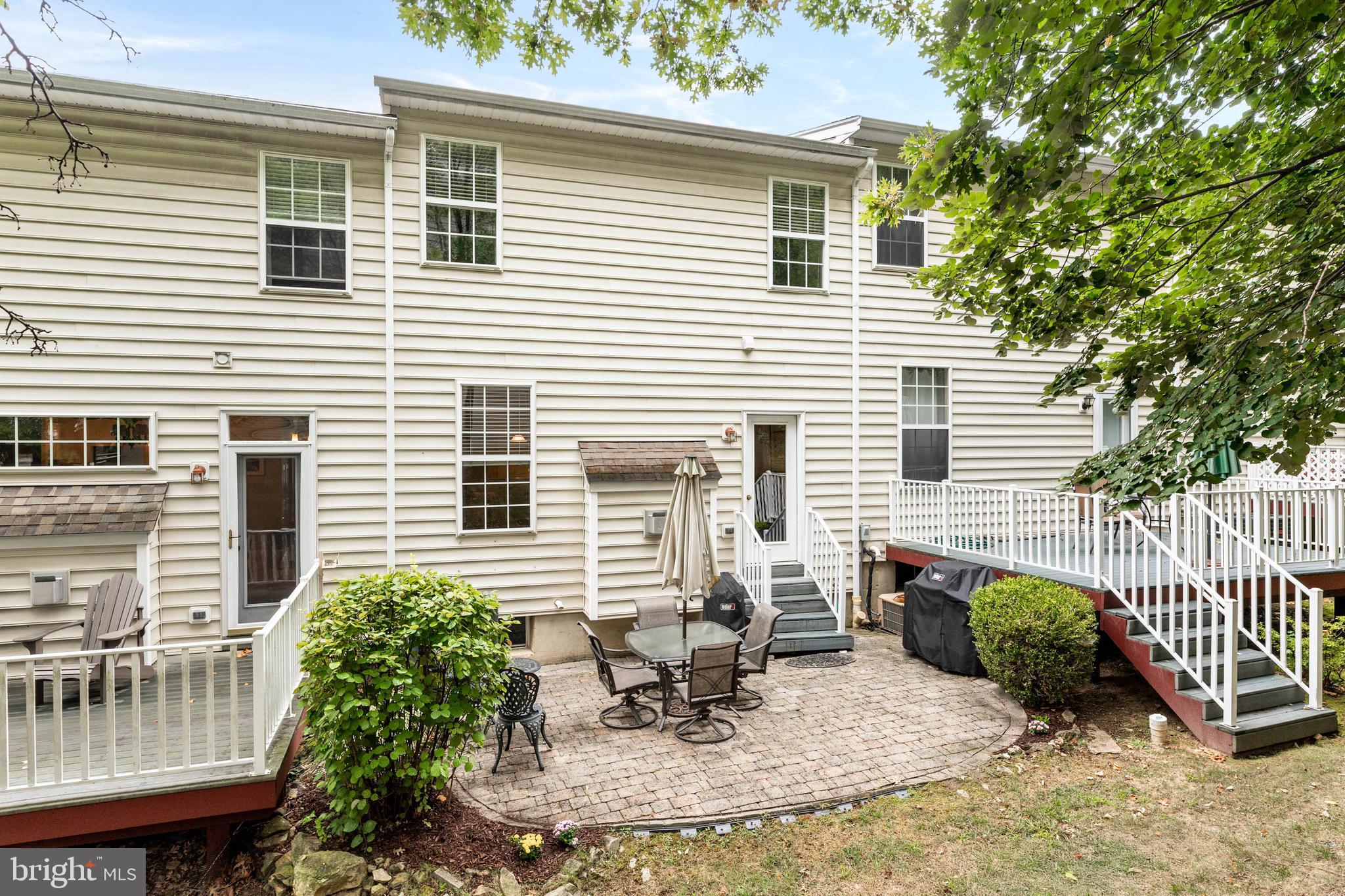 CHARLESTOWN OAKS - Residential