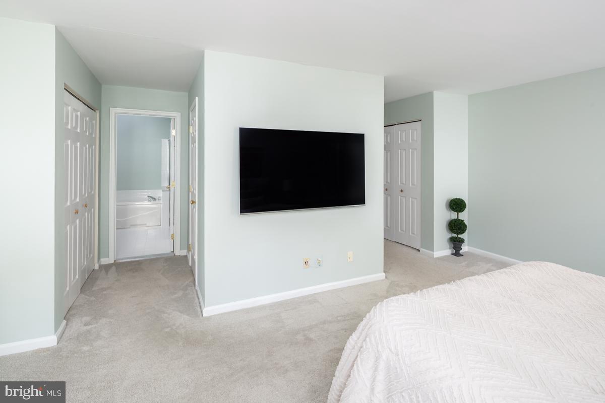 CHARLESTOWN OAKS - Residential