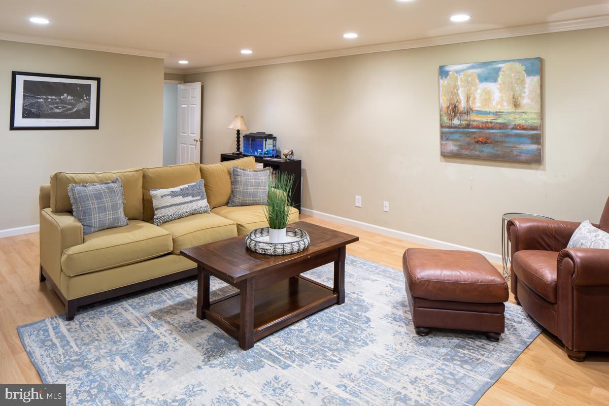 CHARLESTOWN OAKS - Residential