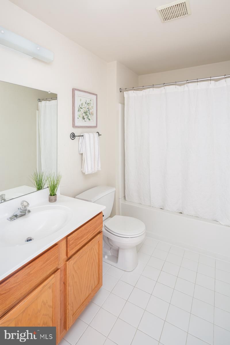 CHARLESTOWN OAKS - Residential