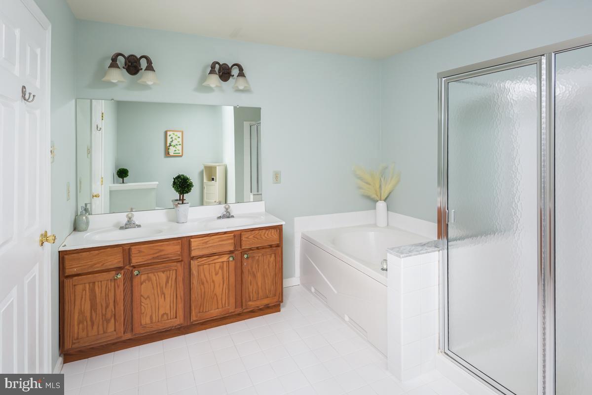 CHARLESTOWN OAKS - Residential