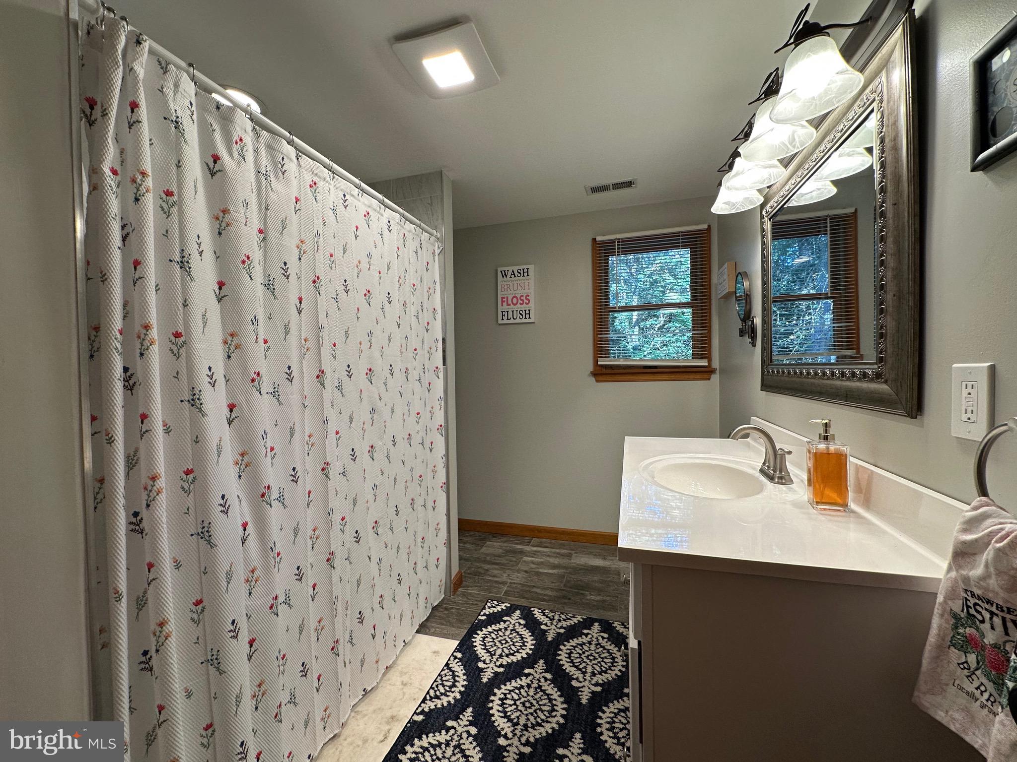 EASTLAKE ESTATES - Residential