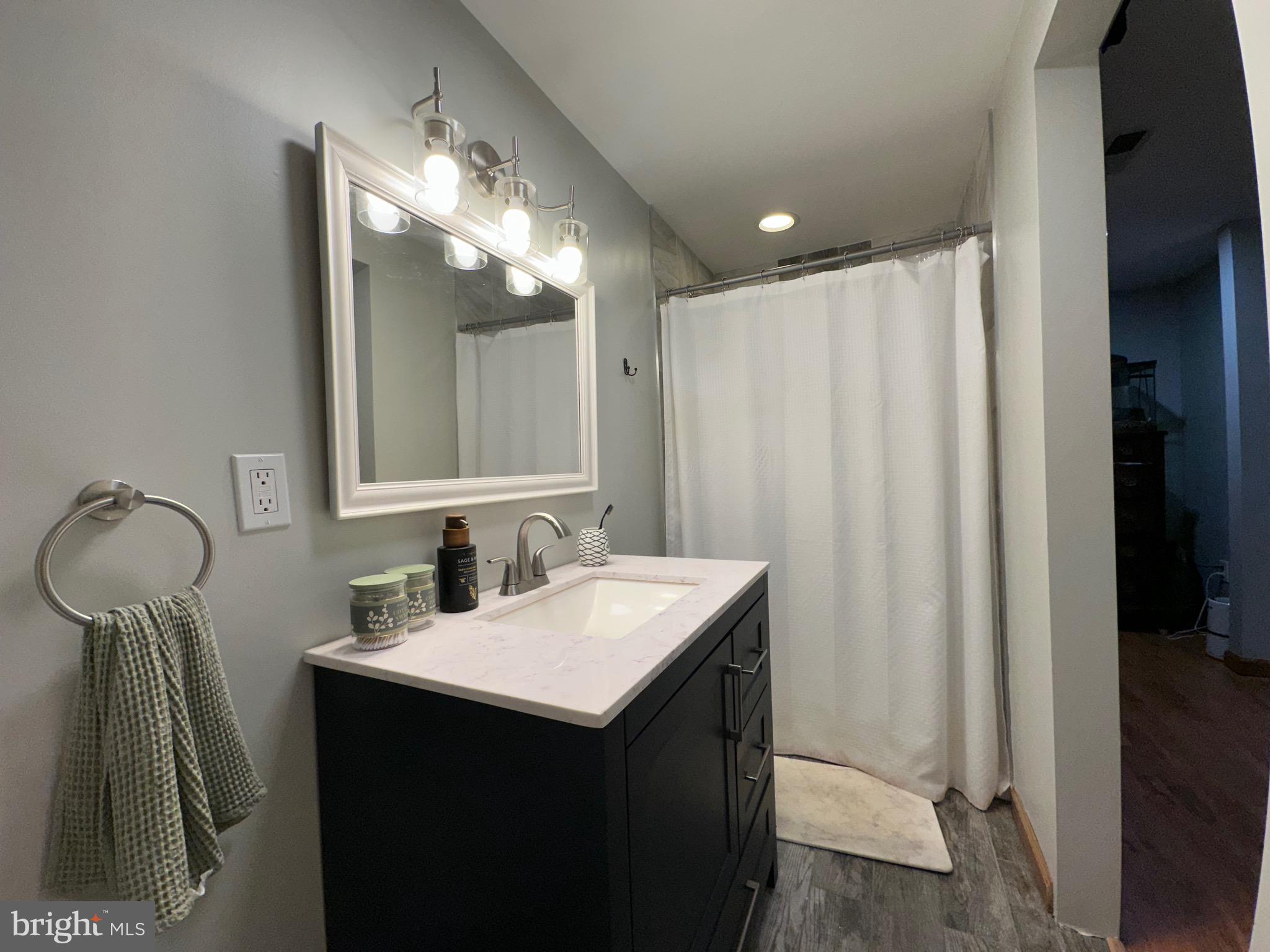 EASTLAKE ESTATES - Residential