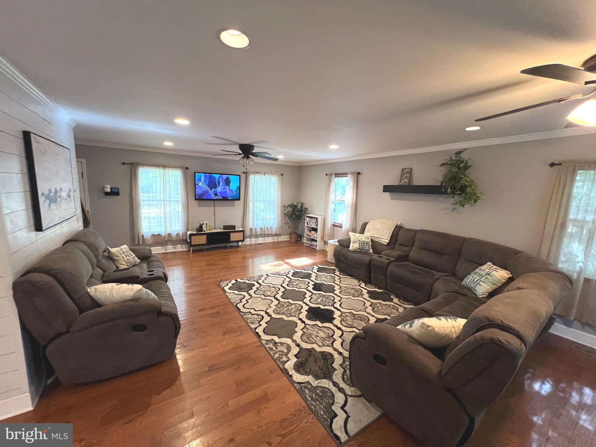 EASTLAKE ESTATES - Residential