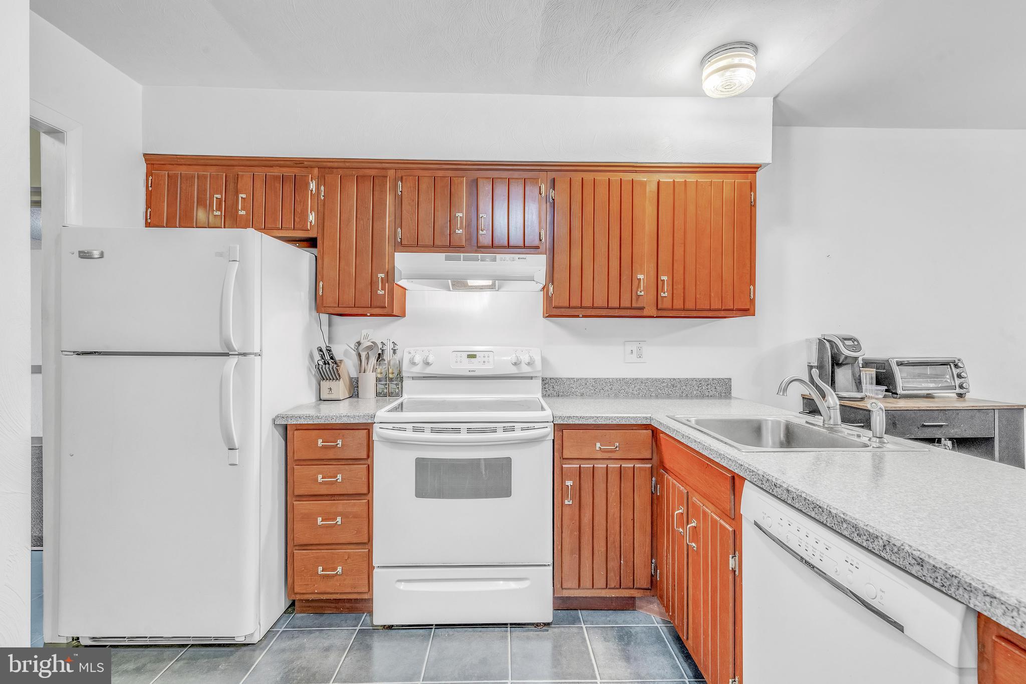 400 CAMPBELL CIRCLE G-22